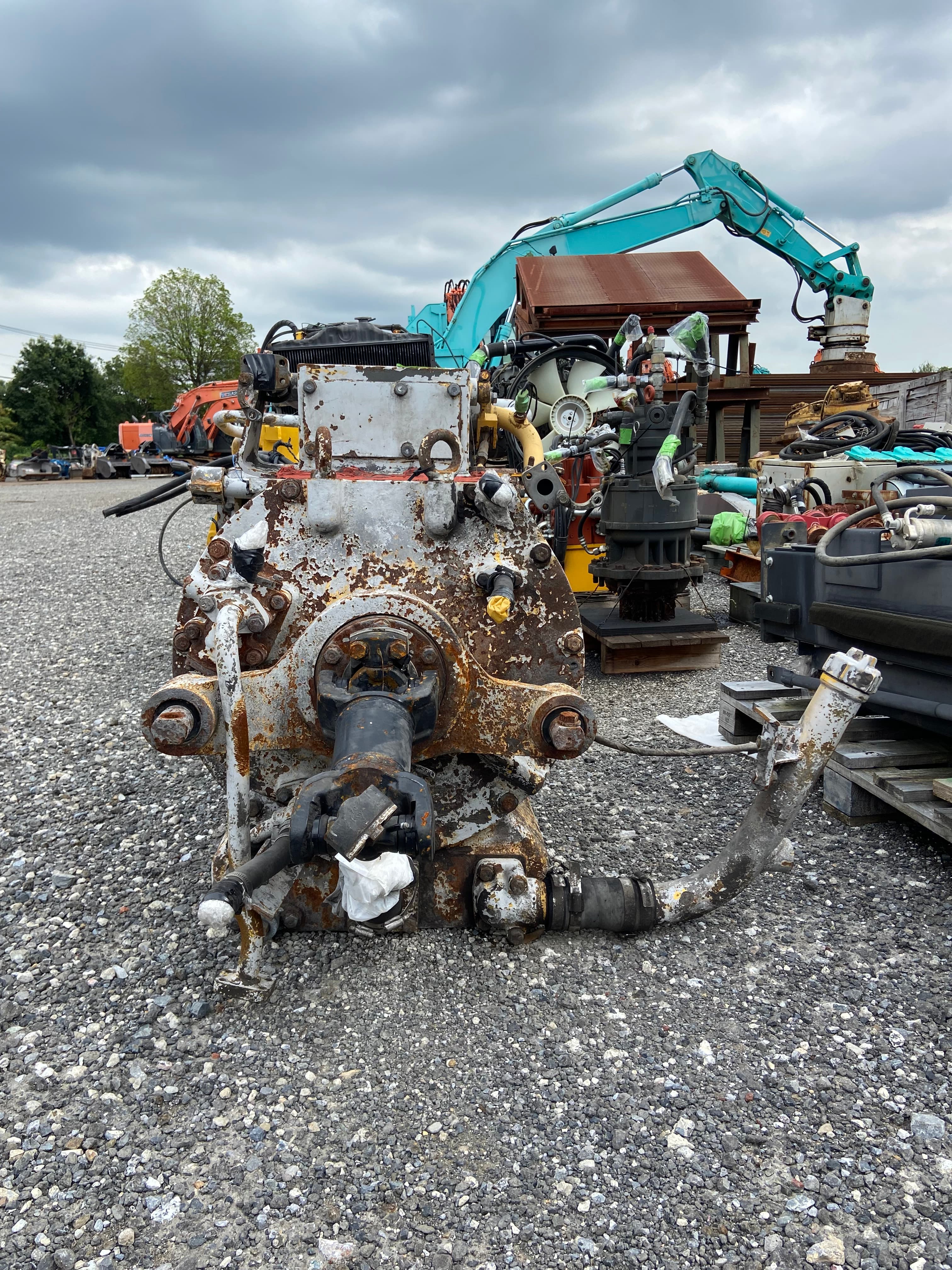 Komatsu damp TRANSMISSION, used lights & accessories