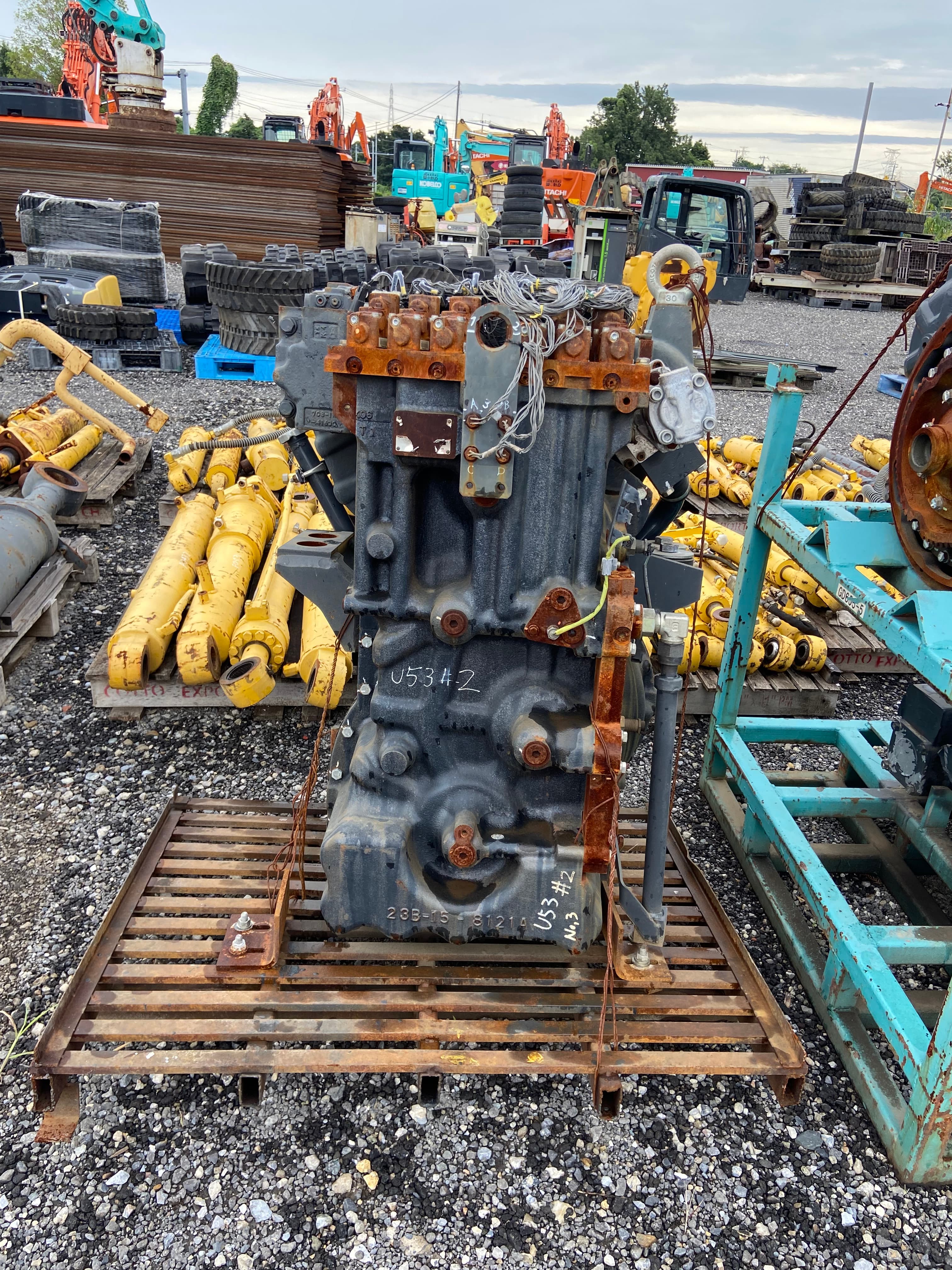 Komatsu TRANSMISSION, used lights & accessories