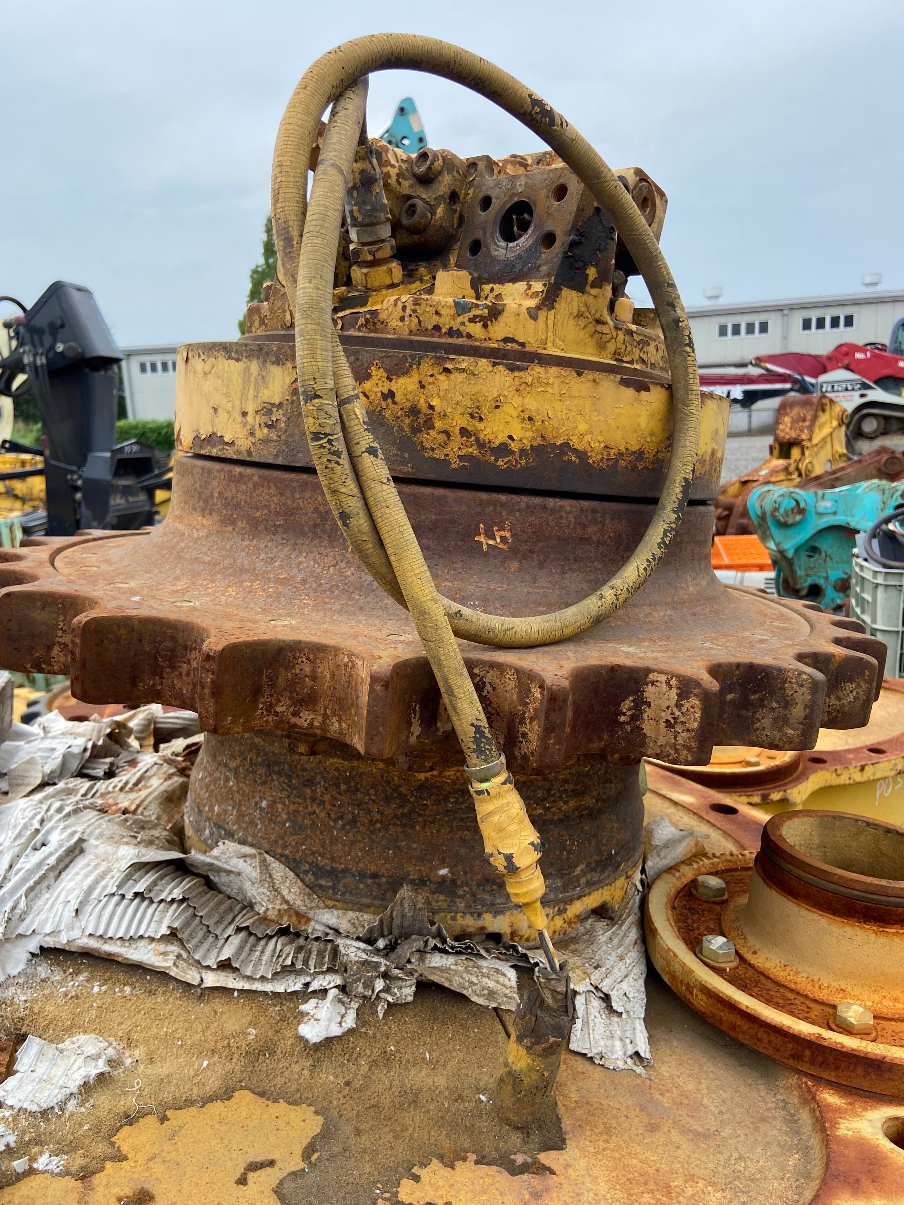 Komatsu soukomoter,sprocket set, used lights & accessories