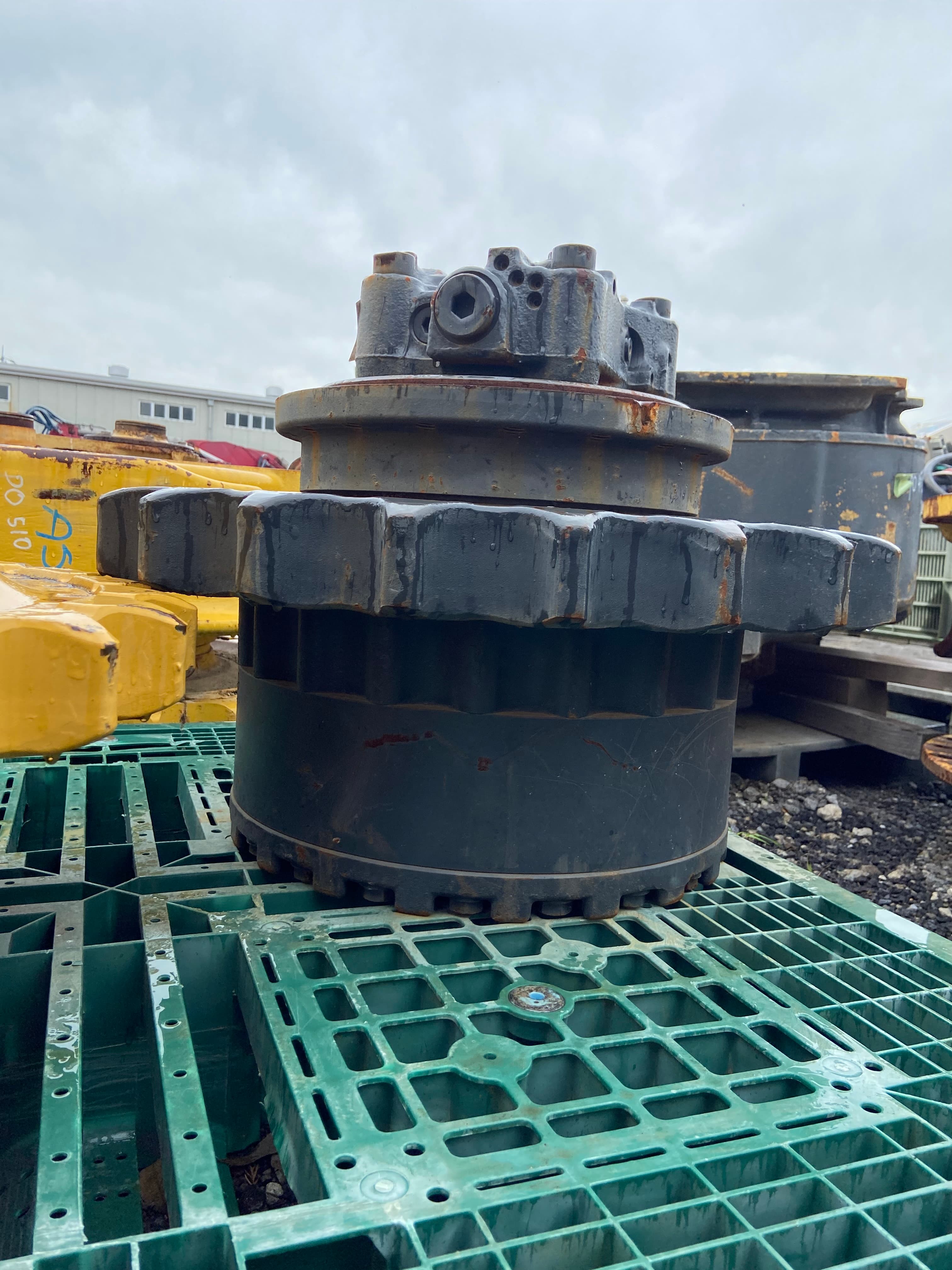 Komatsu soukomoter,sprocket set, used lights & accessories