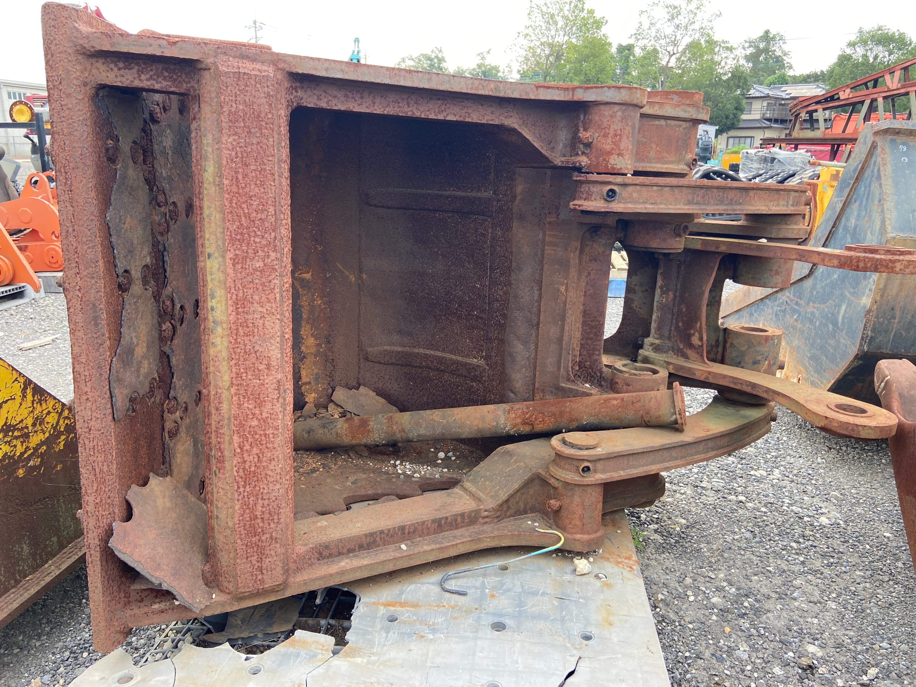 Bucket, used buckets & fork attachments