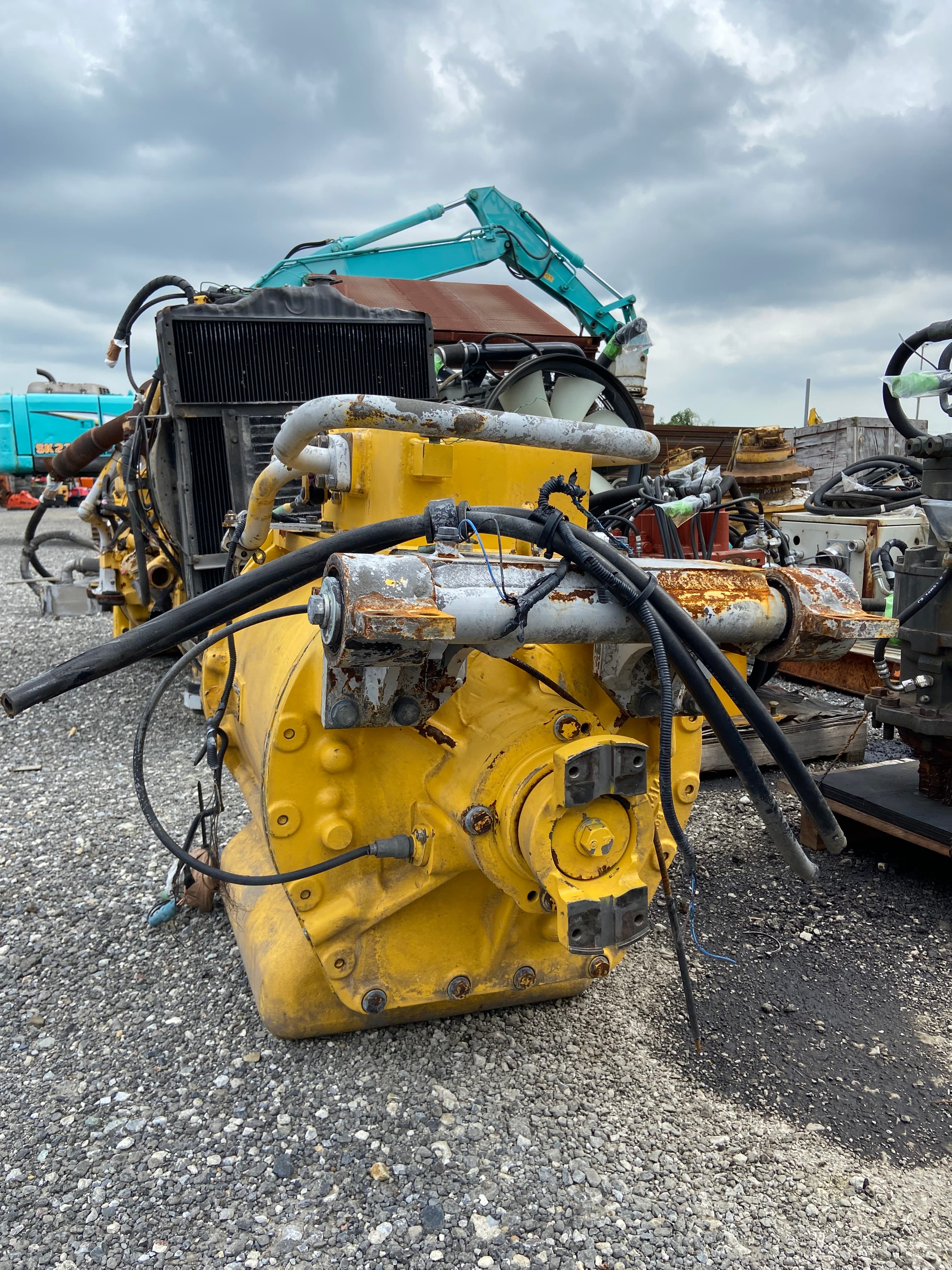 Komatsu TRANSMISSION, used lights & accessories