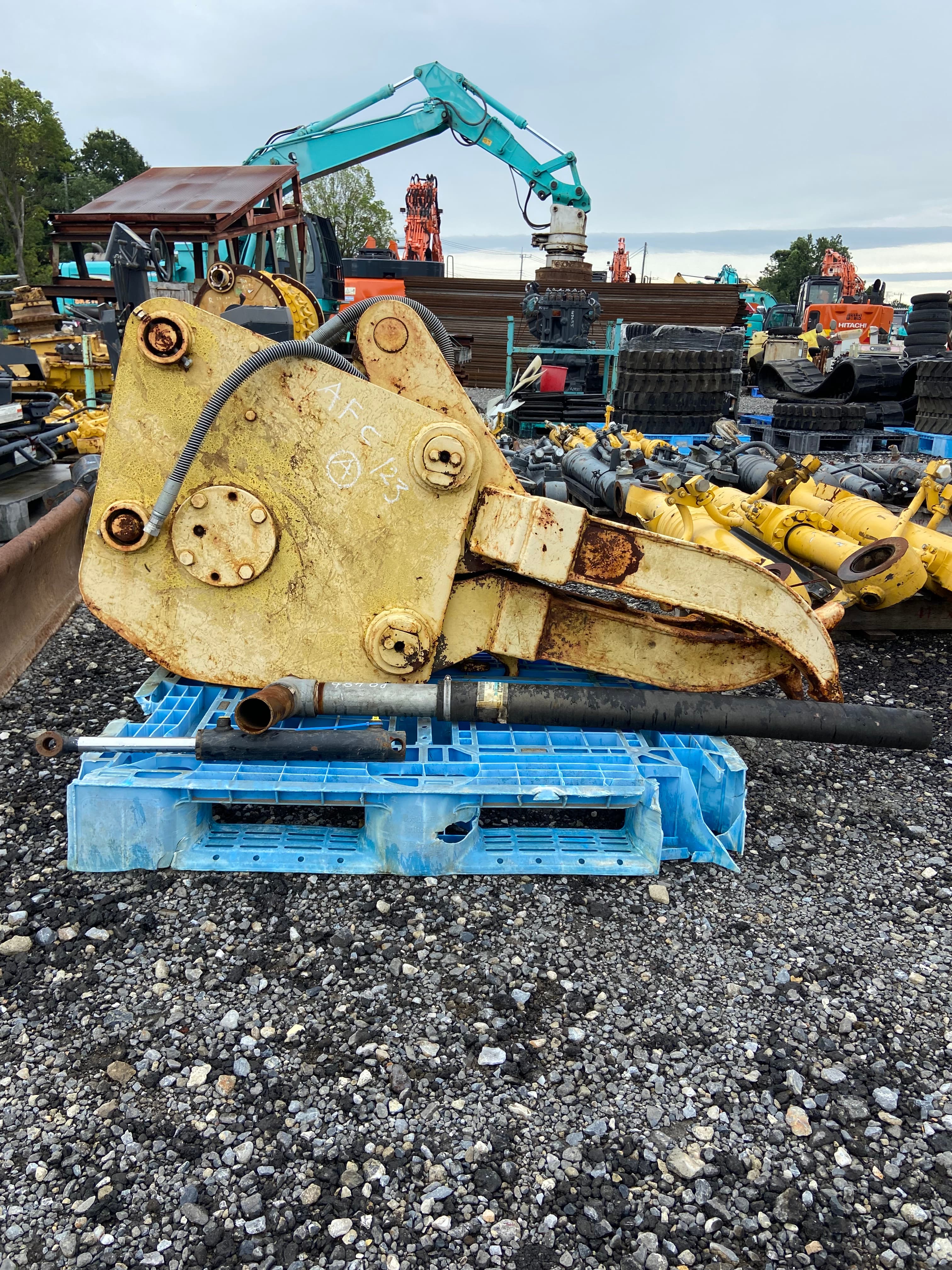 Fork shears, used buckets & fork attachments