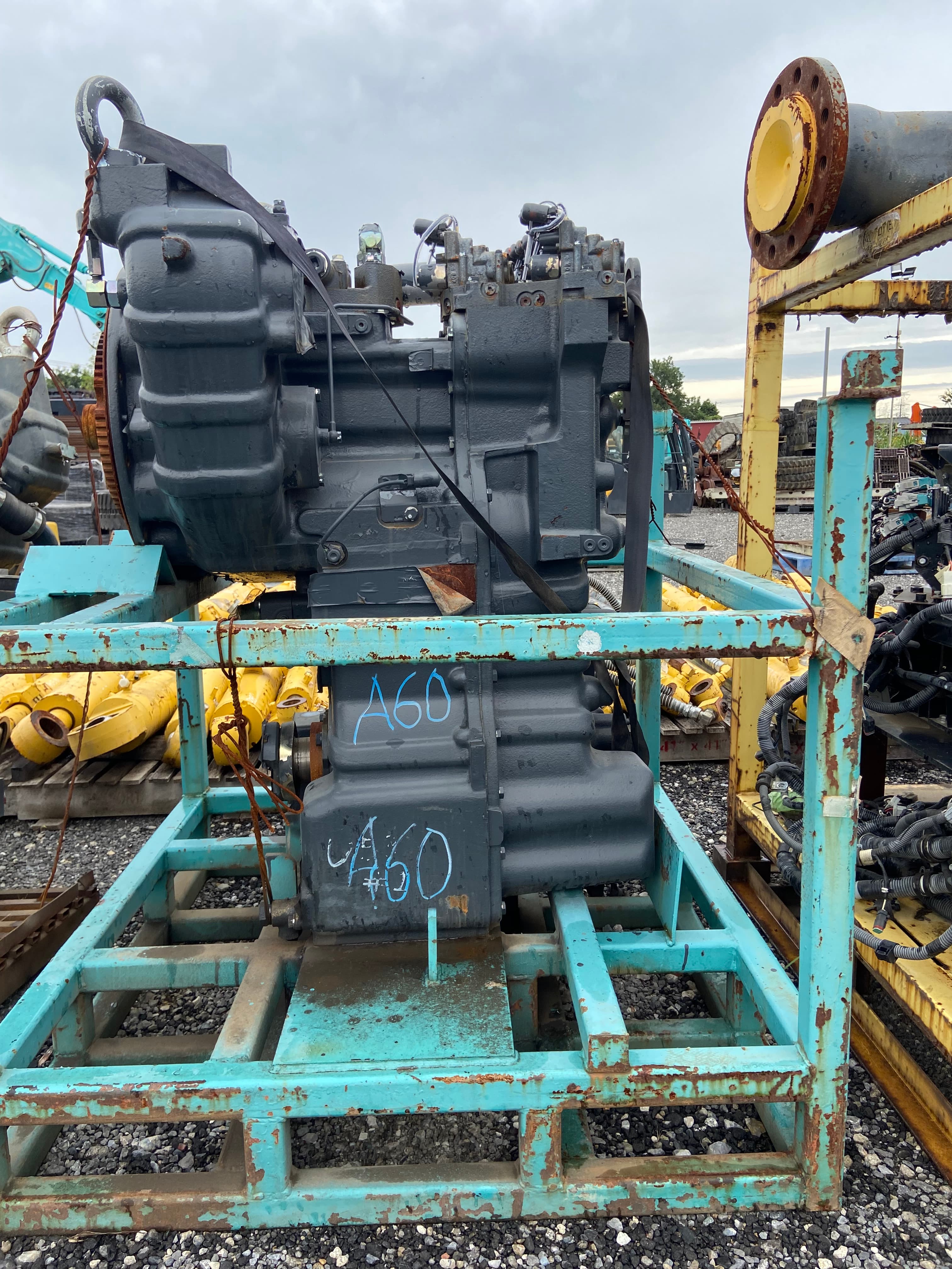 Komatsu TRANSMISSION, used lights & accessories