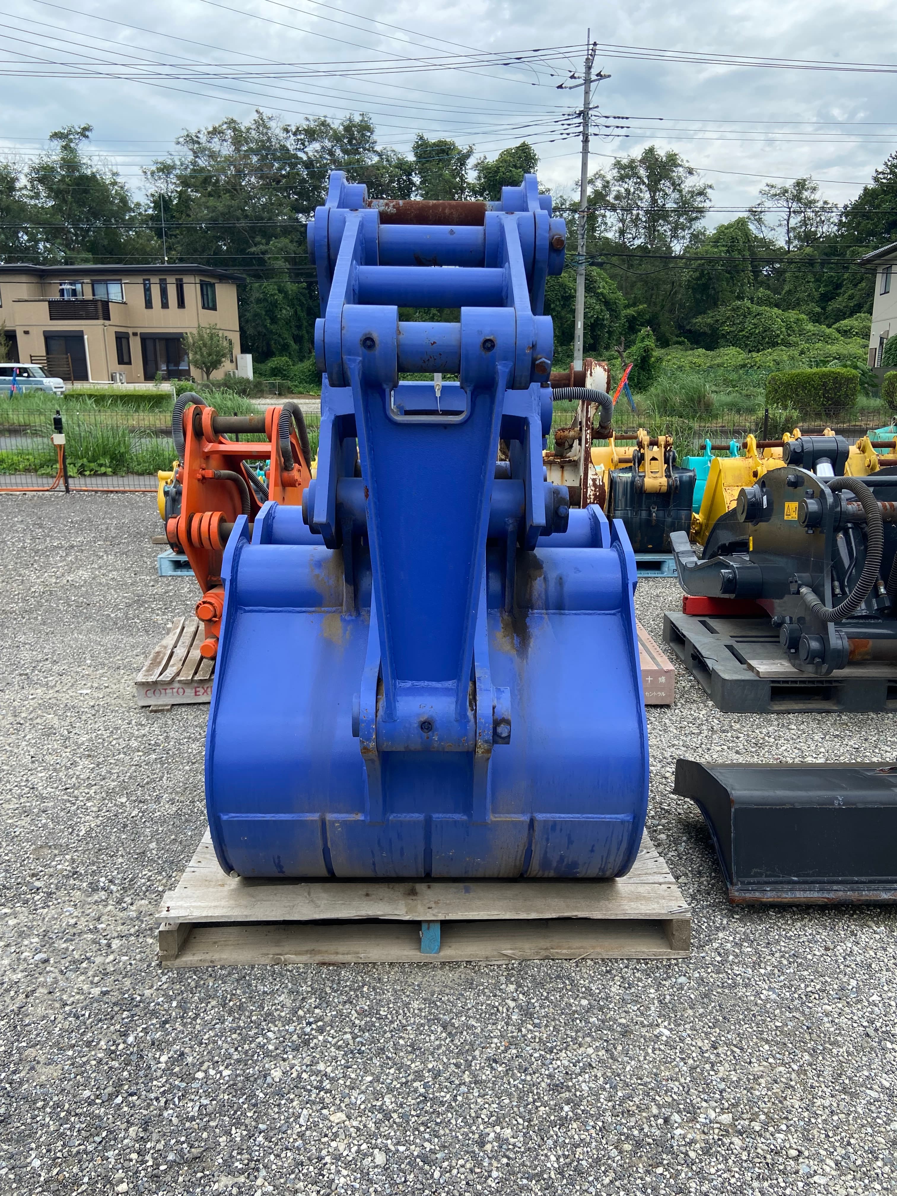 松本製作所 0.7ピラニヤバケットピン, used buckets & fork attachments