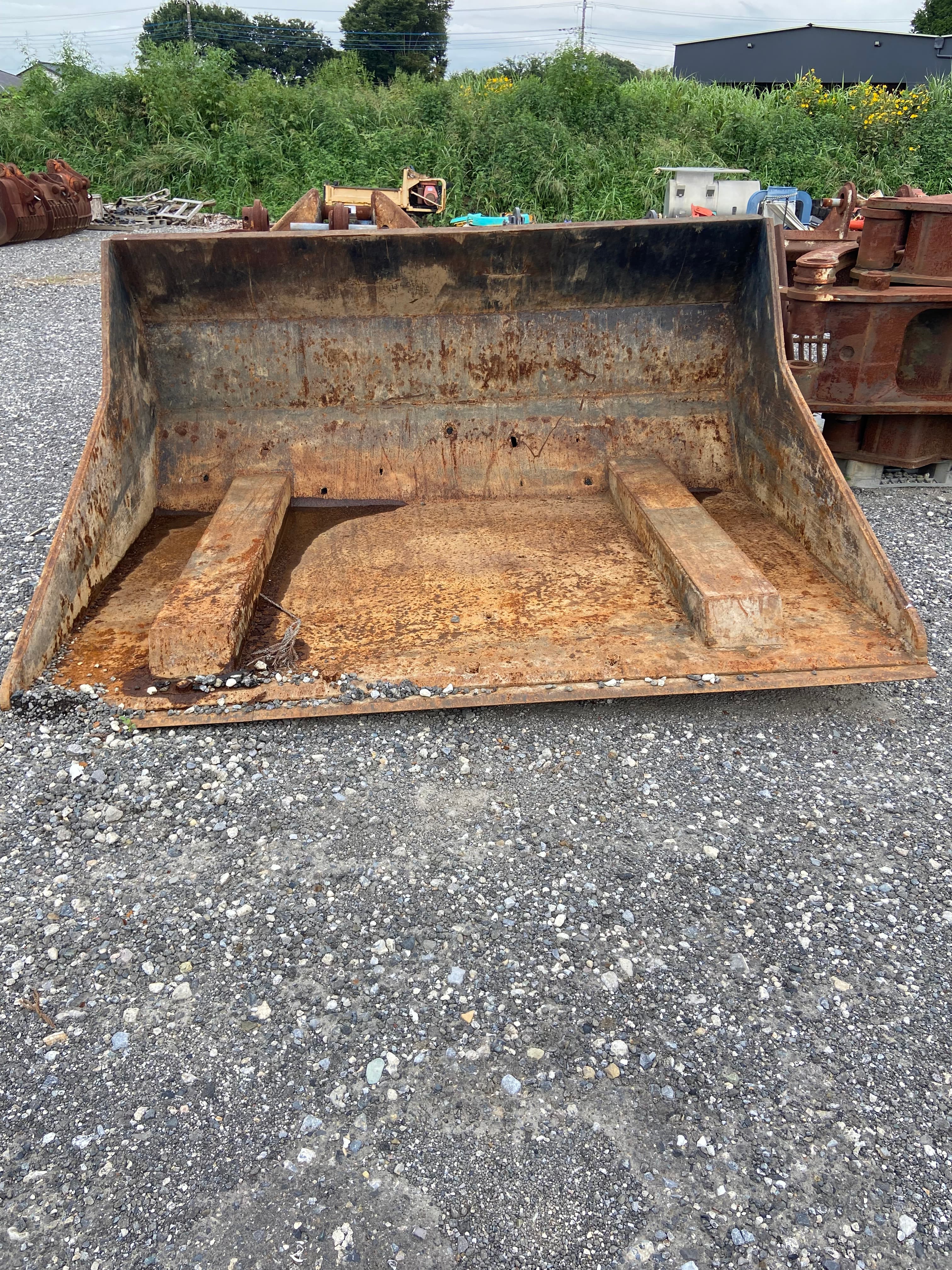 Wheel loader Bucket, used buckets & fork attachments