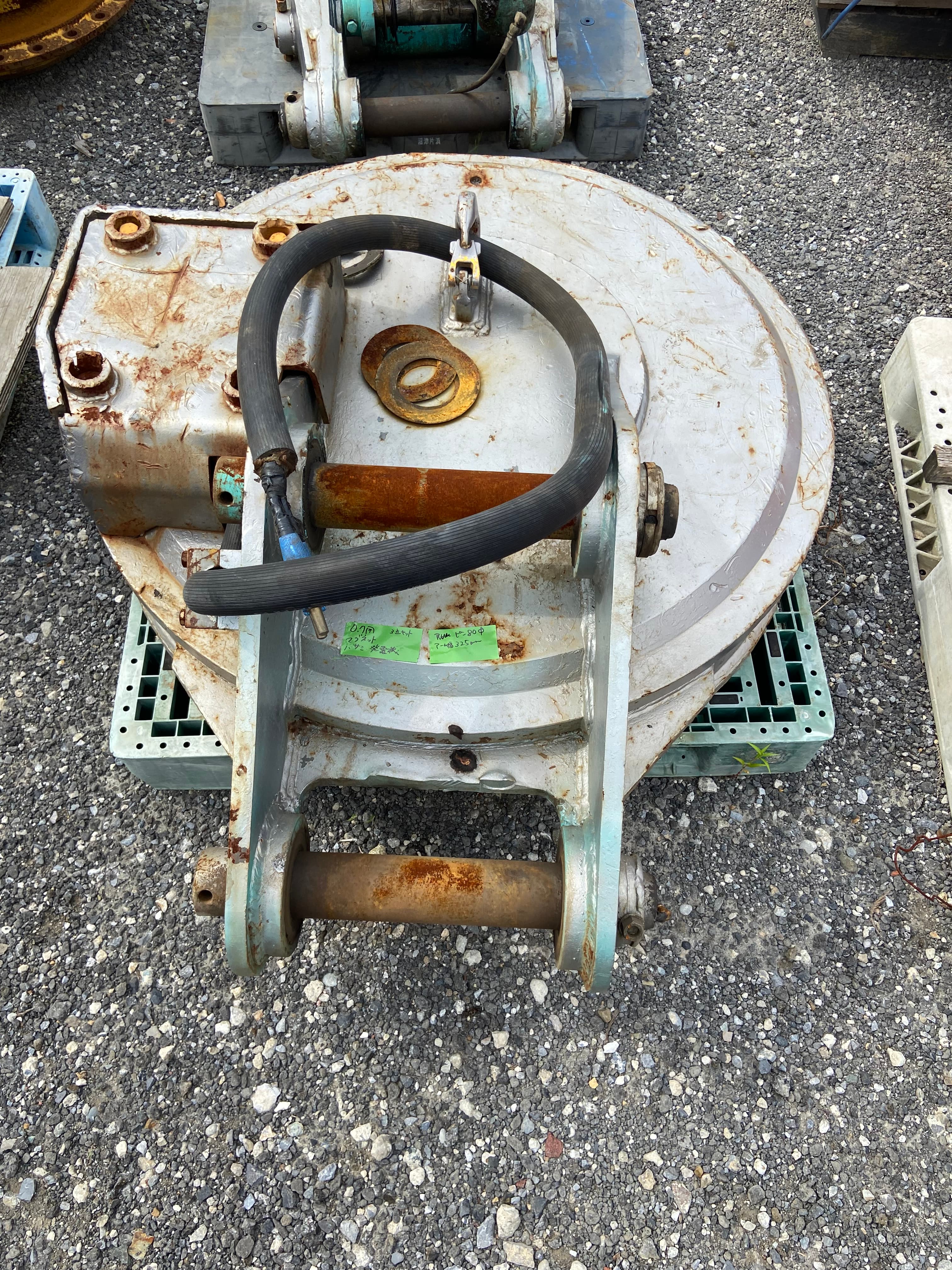 Magnet,scissors,generator set, used lights & accessories