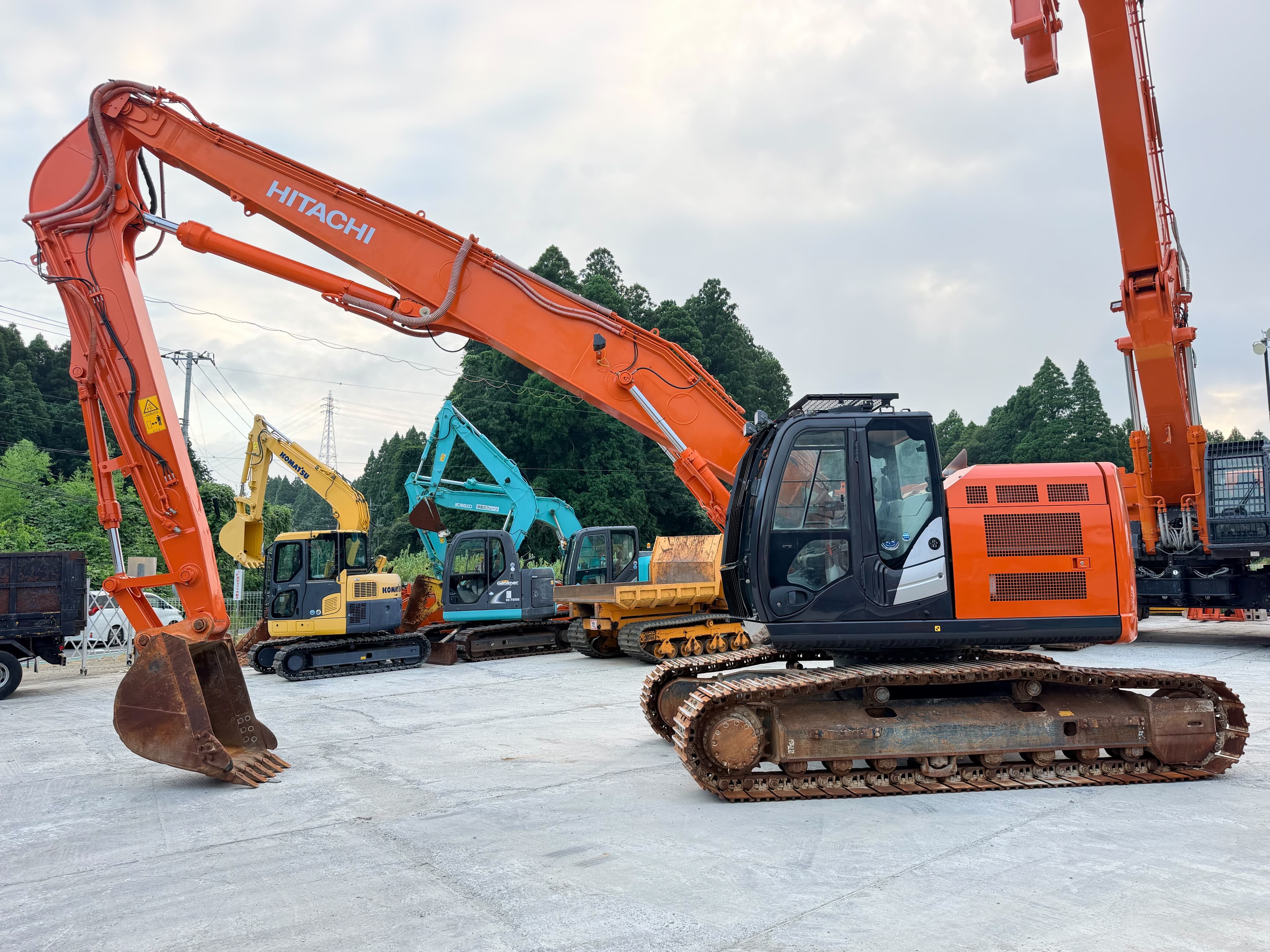 ZX225USRLCK-5B, used excavator